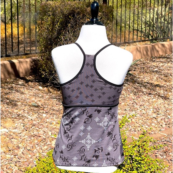 TEK GEAR ATHLETIC TOP - Picture 2 of 3